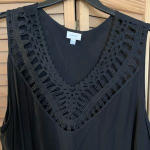 Black detailed fringe bottom sleeveless shirt